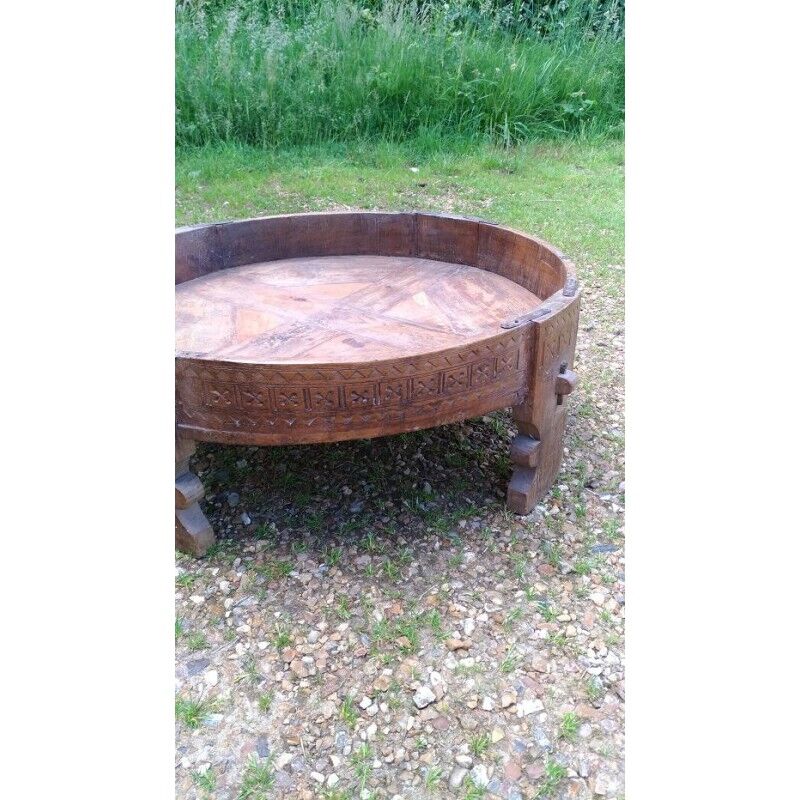 Round living room teak coffee table