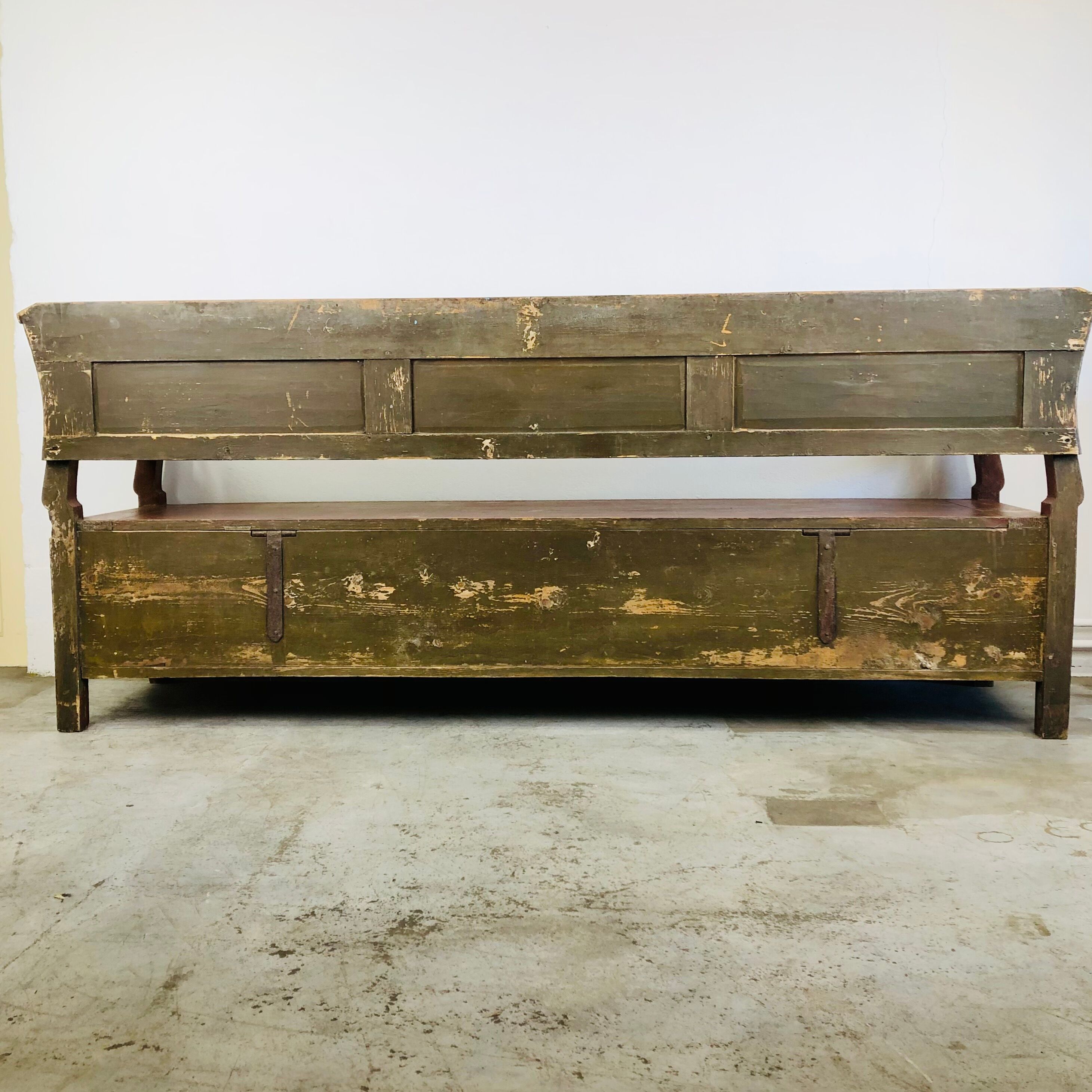 Antique painted wooden valve bench