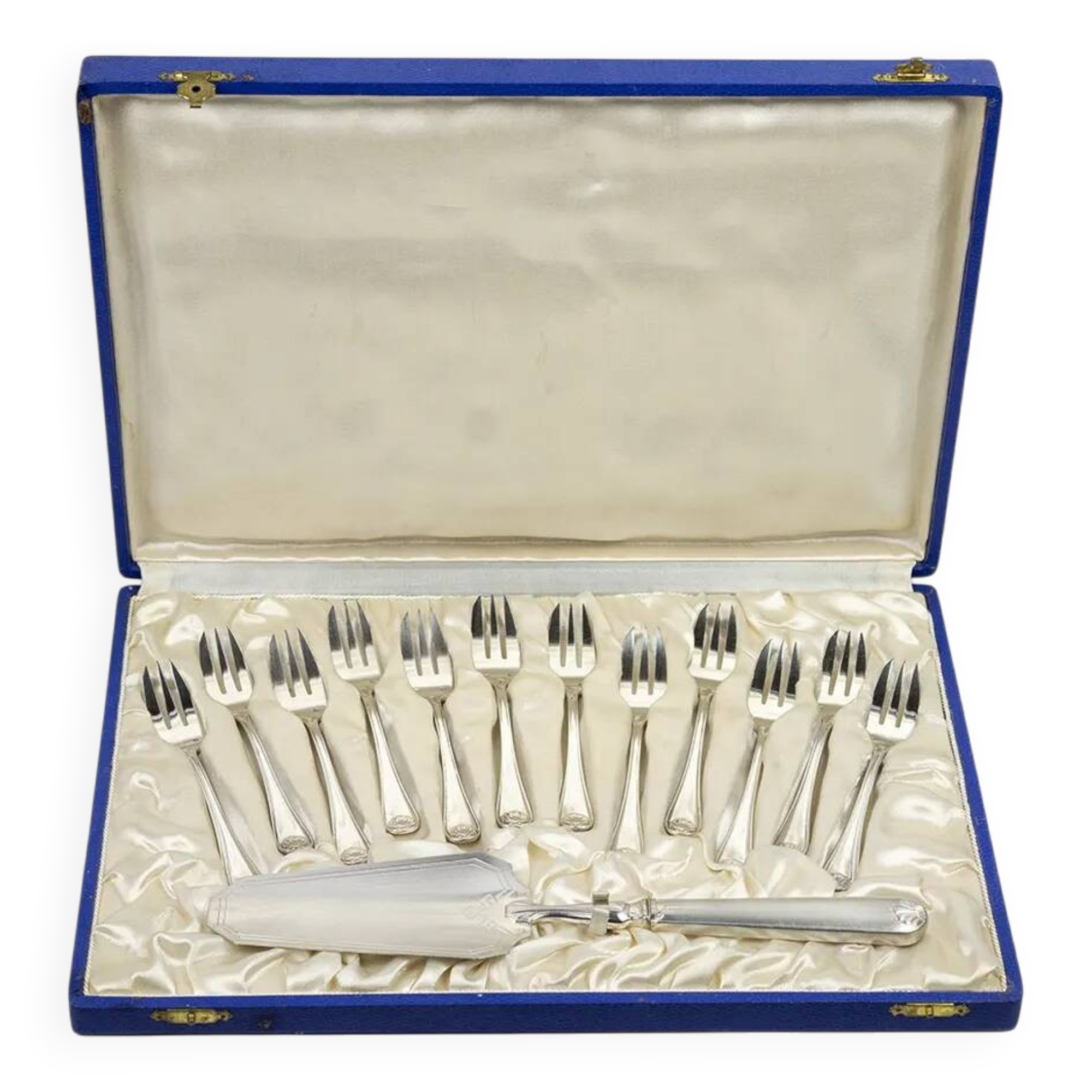 Art Deco silver-plated cake service, shell model, circa 1930.