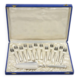 Art Deco silver-plated cake service, shell model, circa 1930.