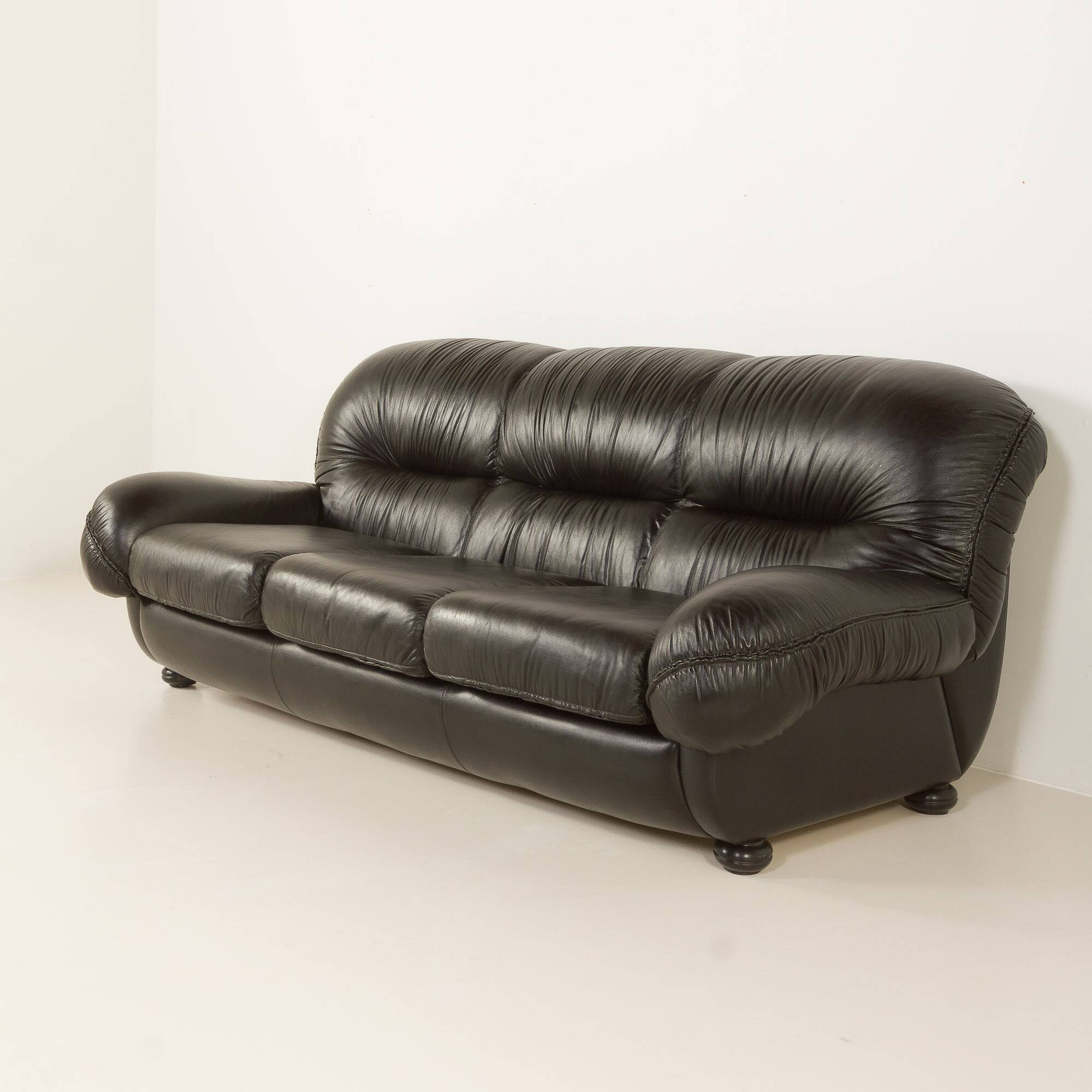 Italian mid-century sofa by Linea Valentini, 1980s