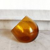 Bol ou verre penché ambré signé Biot