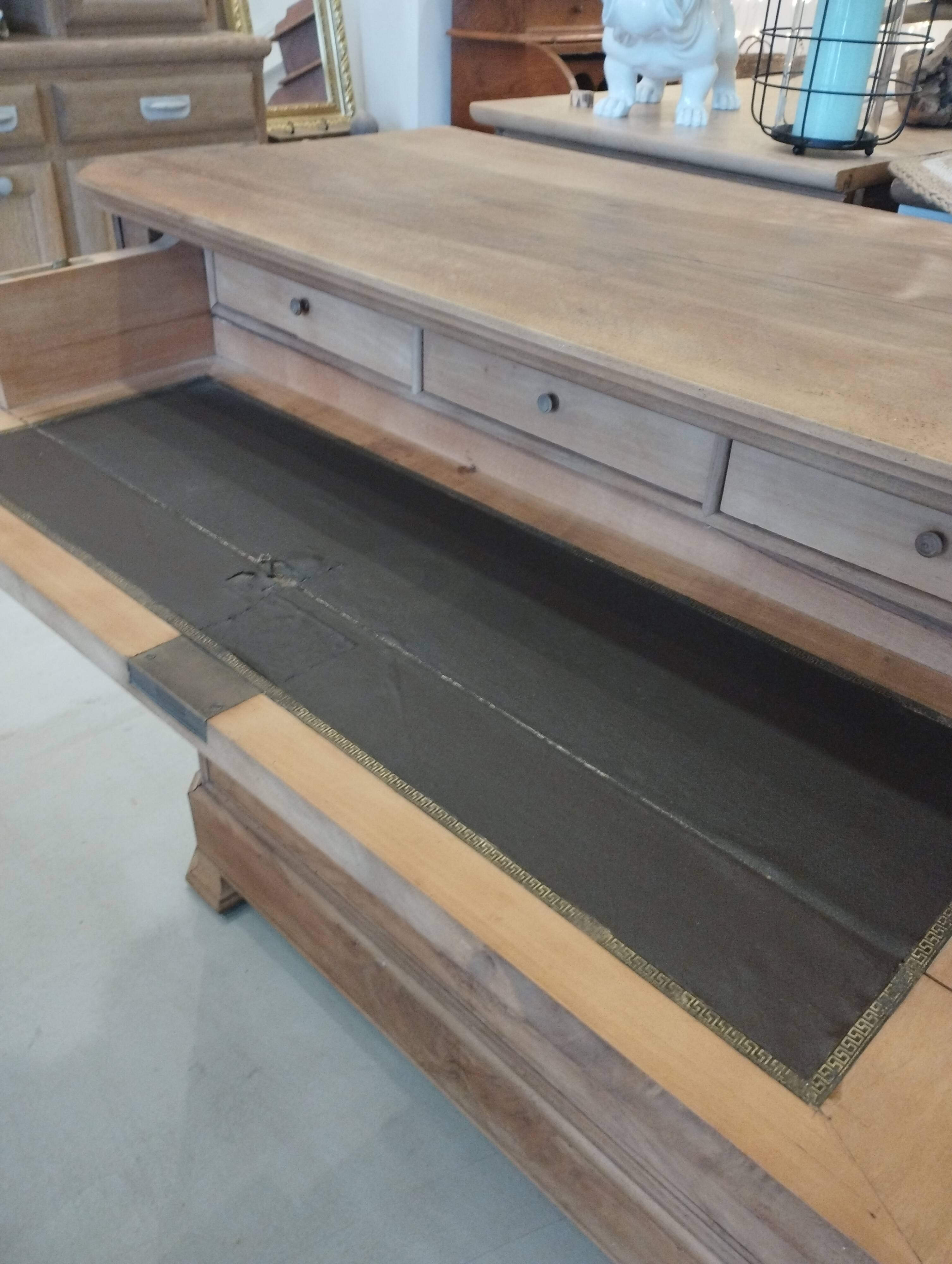 Commode chemin de fer