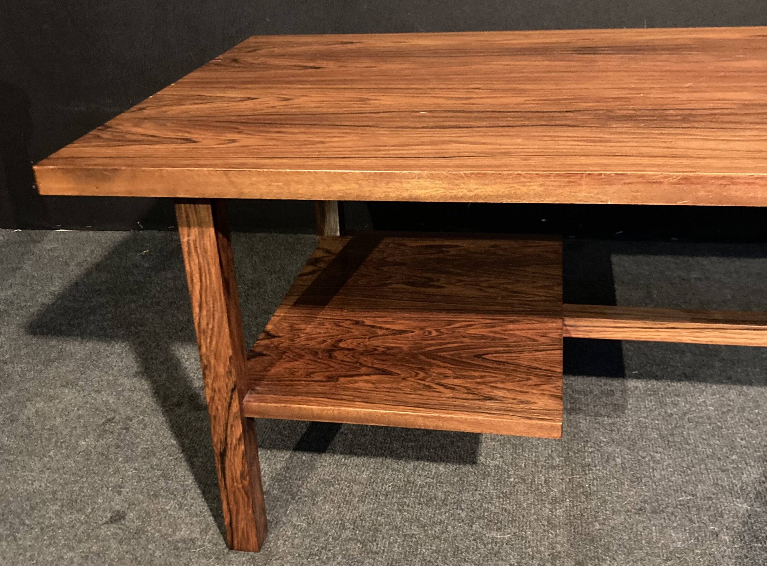 Table made of rosewood