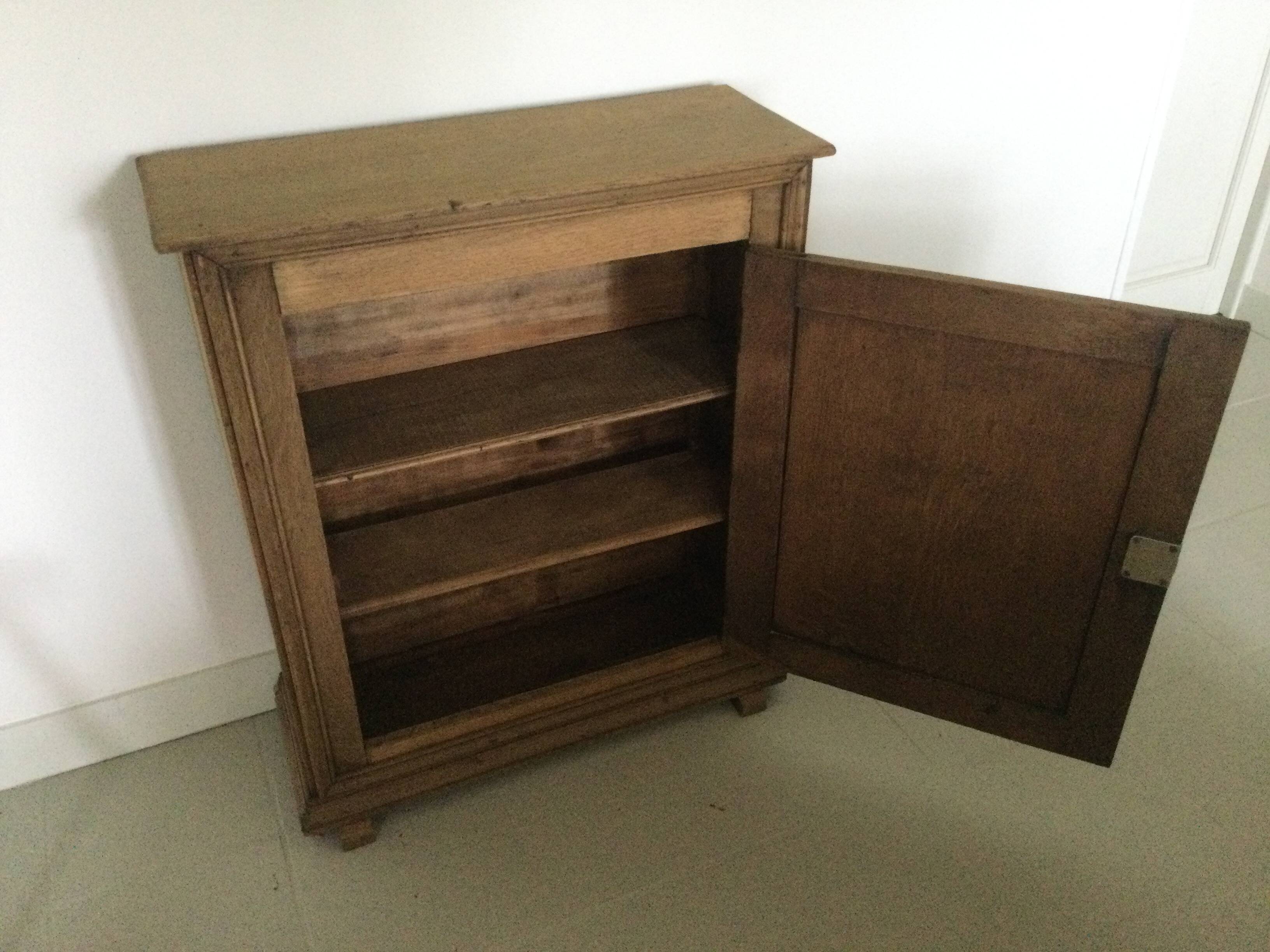 Petit meuble une porte en chêne clair
