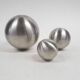 Ensemble de 3 boules décoratives en aluminium, années 1970