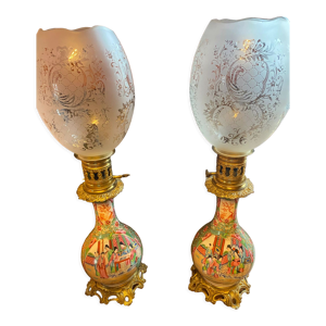 Paire de lampes en porcelaine