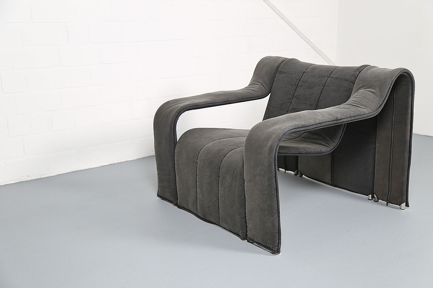 Danish design KEBE steeltube graphic upholstered lounge chair