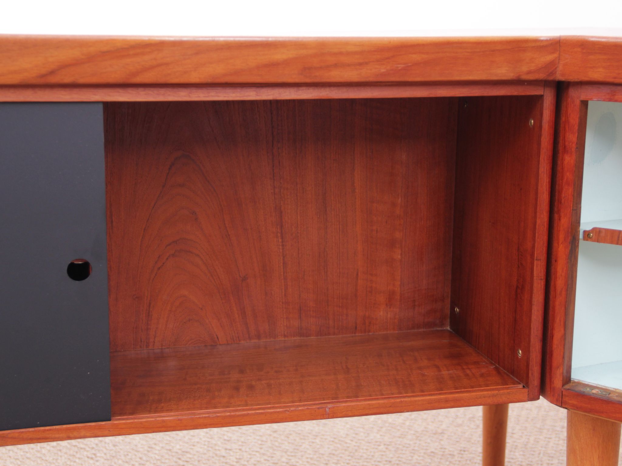 Bureau scandinave boomerang en teck d'Arne Hovmand Olsen