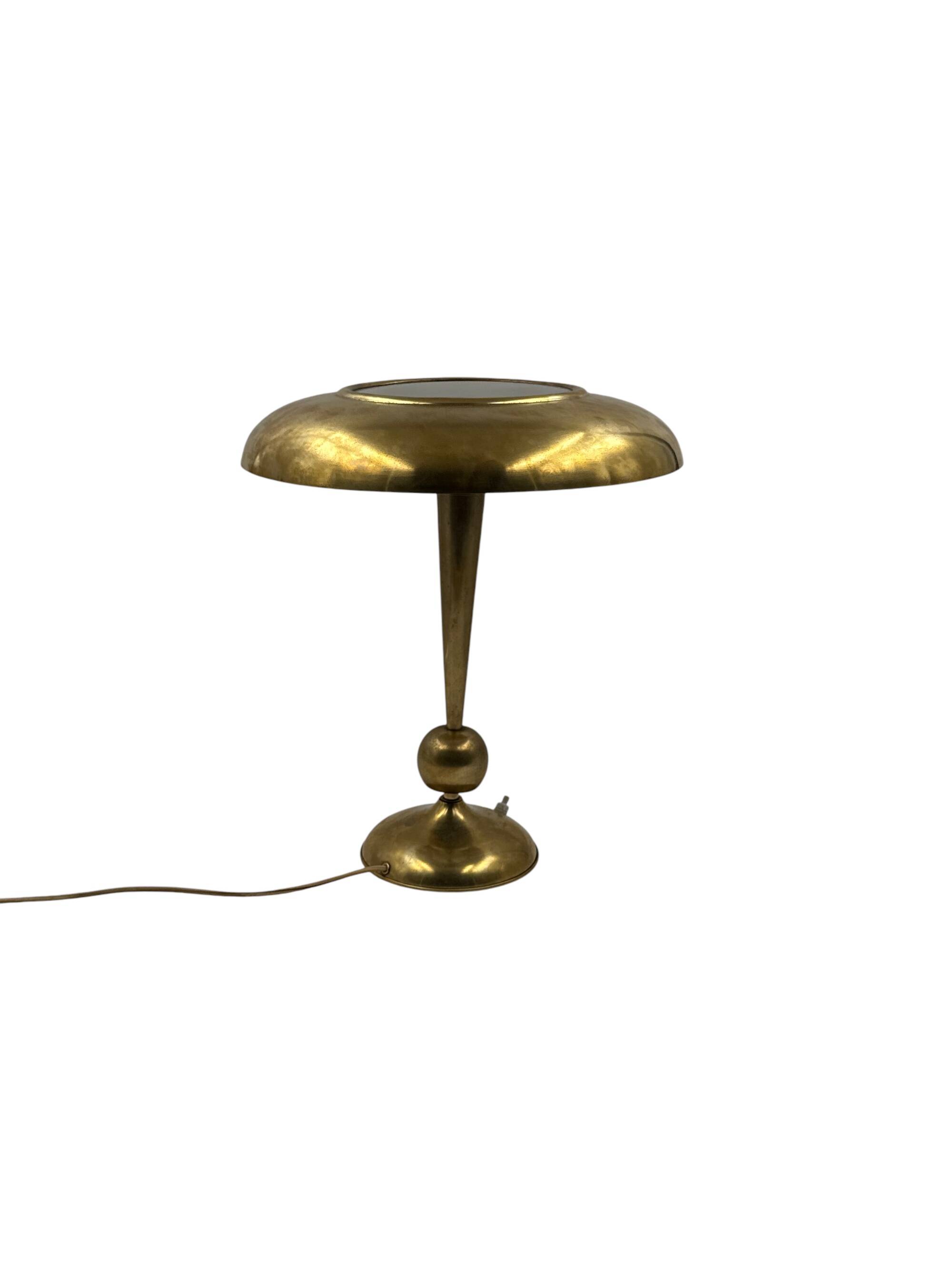 Oscar Torlasco, mod. 143 brass table / desk lamp, Prod. Lumi, Italy 1950s