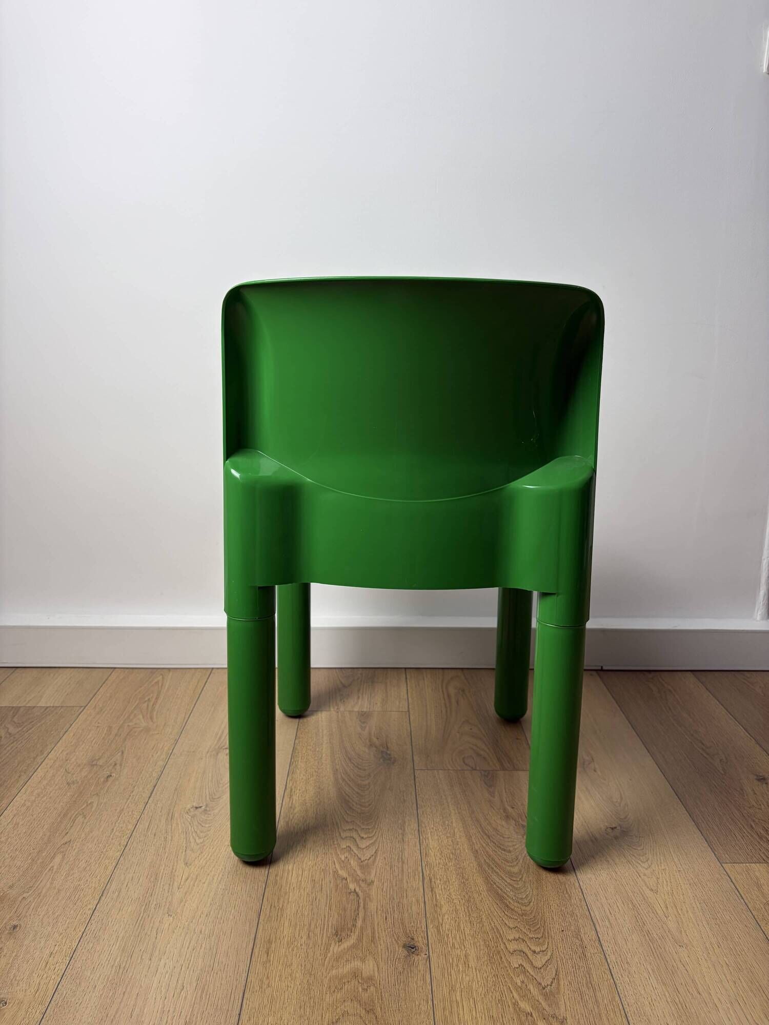 Pair of Kartell 4875 chairs by Carlo Bartoli