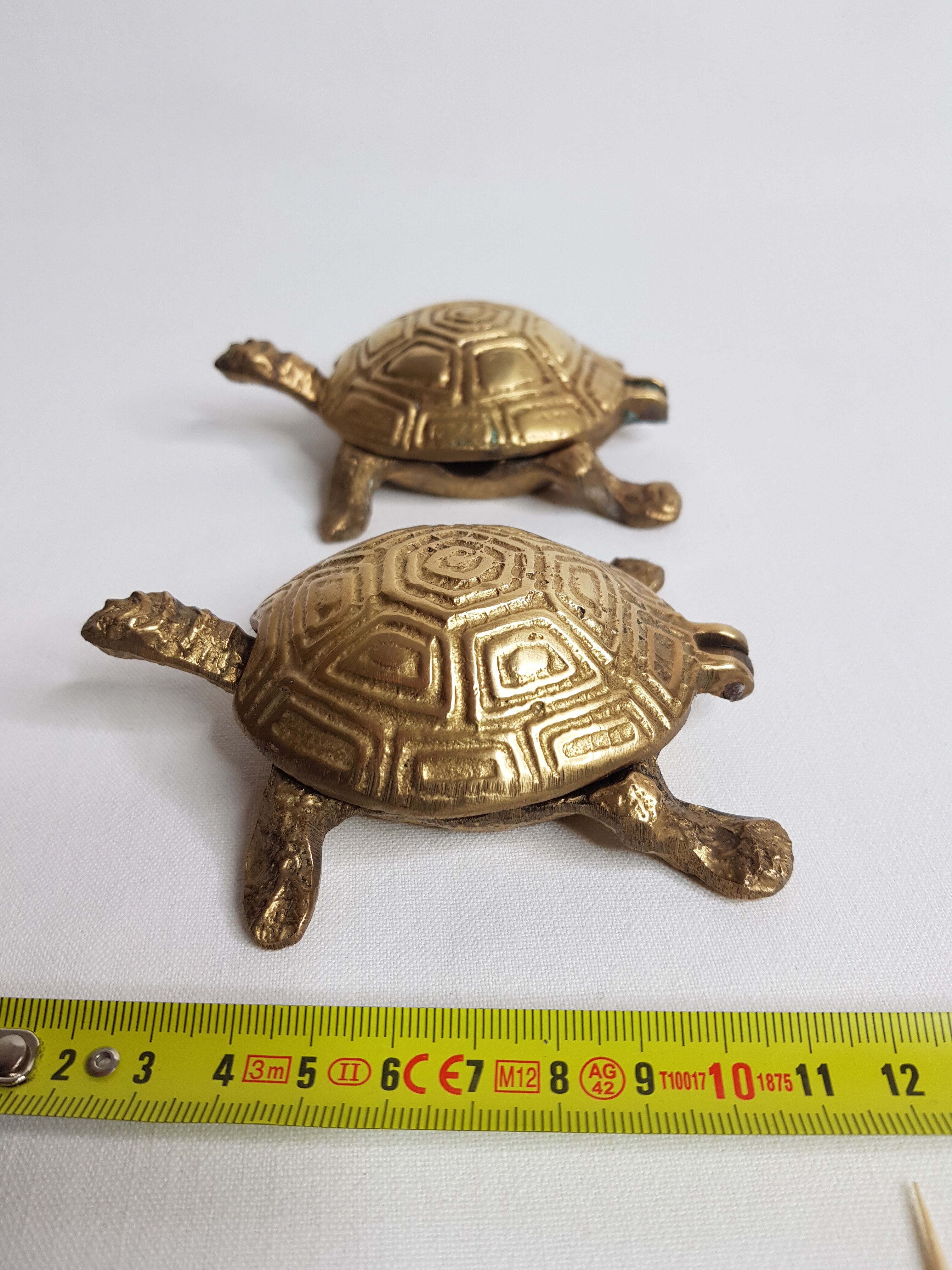 Pair of zoomorphic ashtrays, golden brass turtles