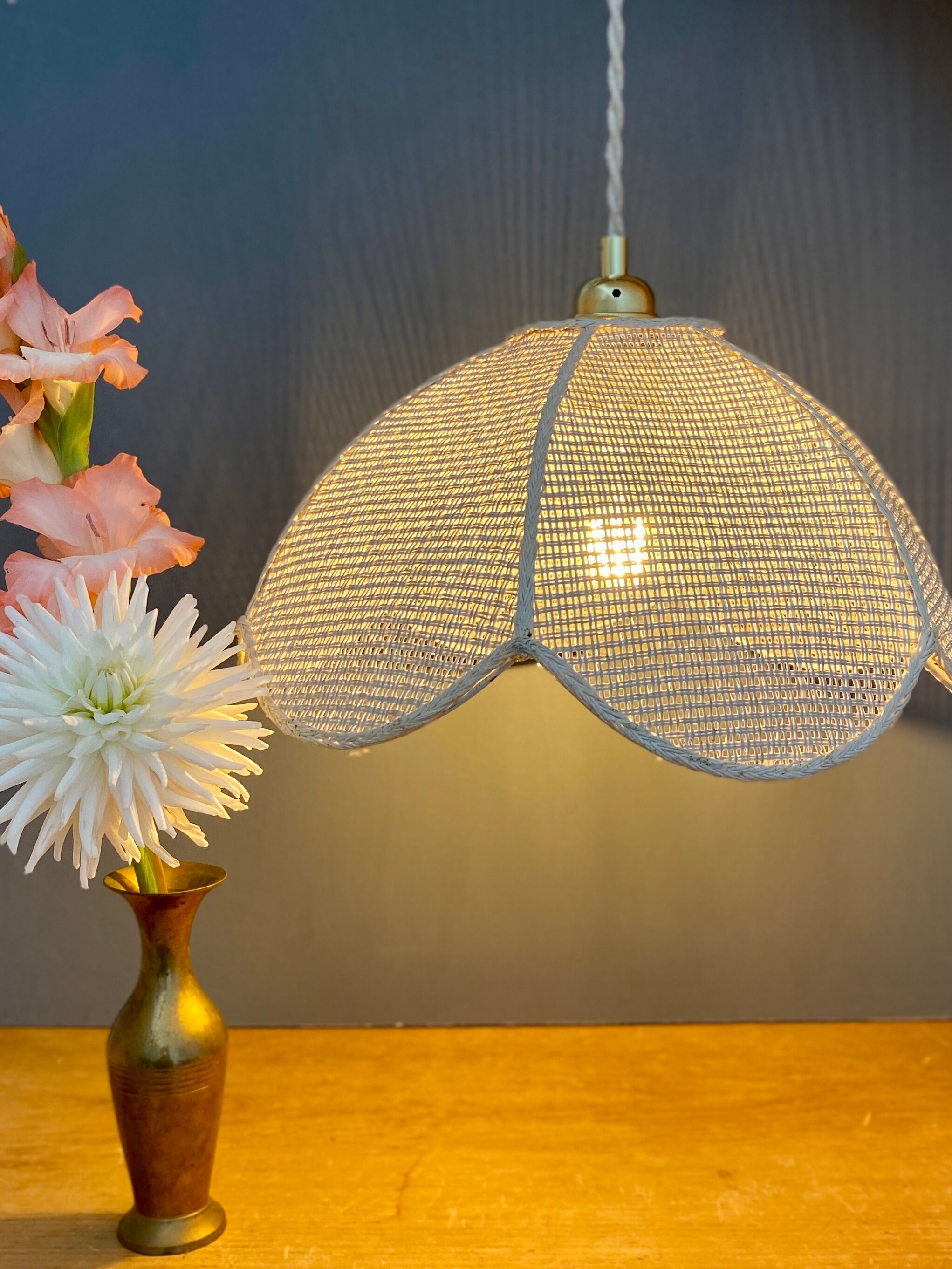 Suspension lamp vintage flower