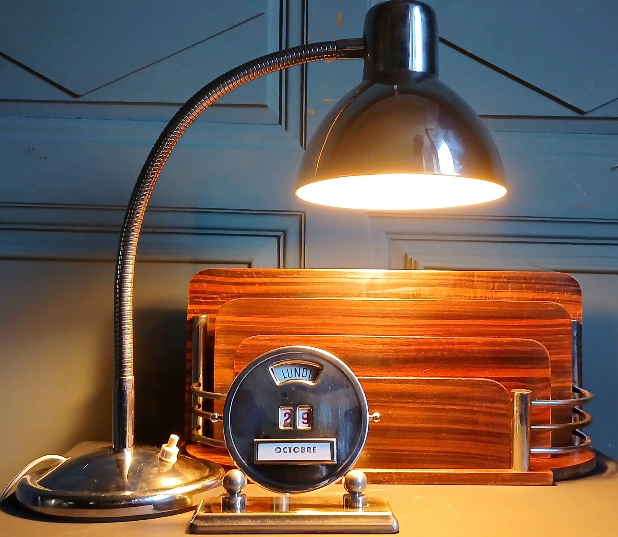 Articulated desk lamp in chrome metal, circa 1960.