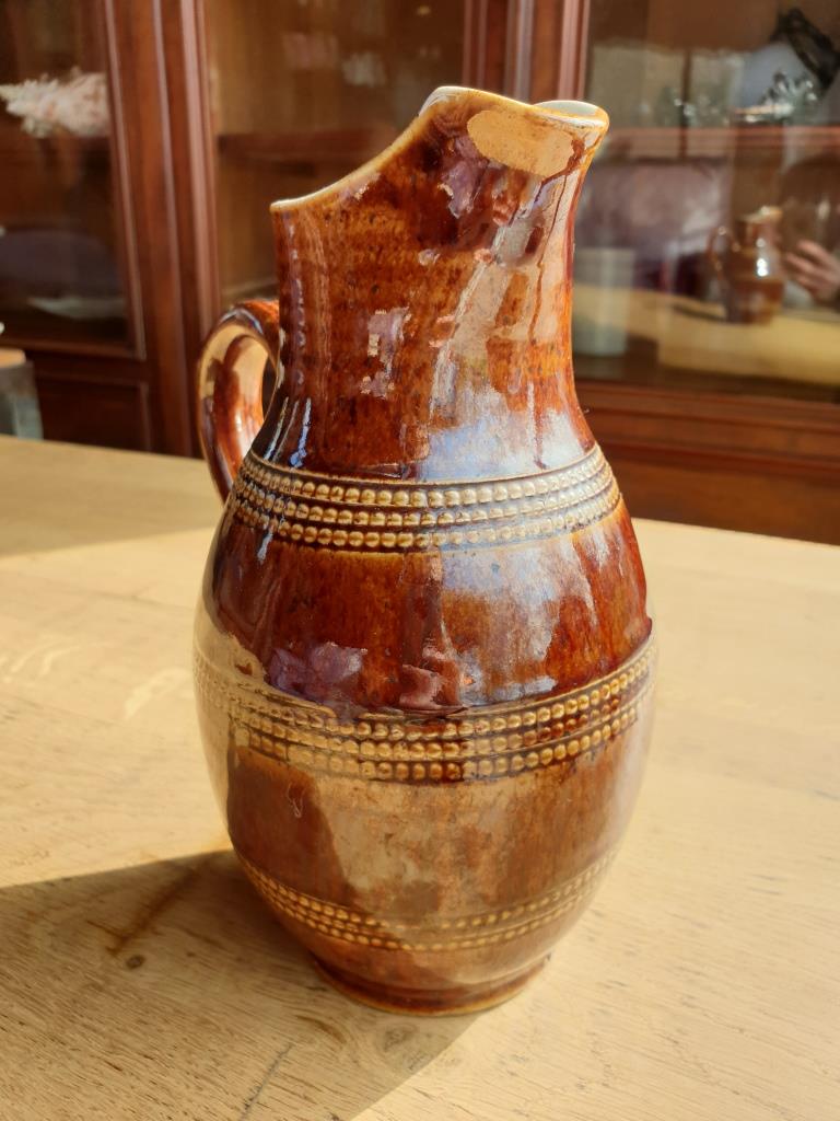 Berry's Berry pussity pitcher Booted medieval artcraft