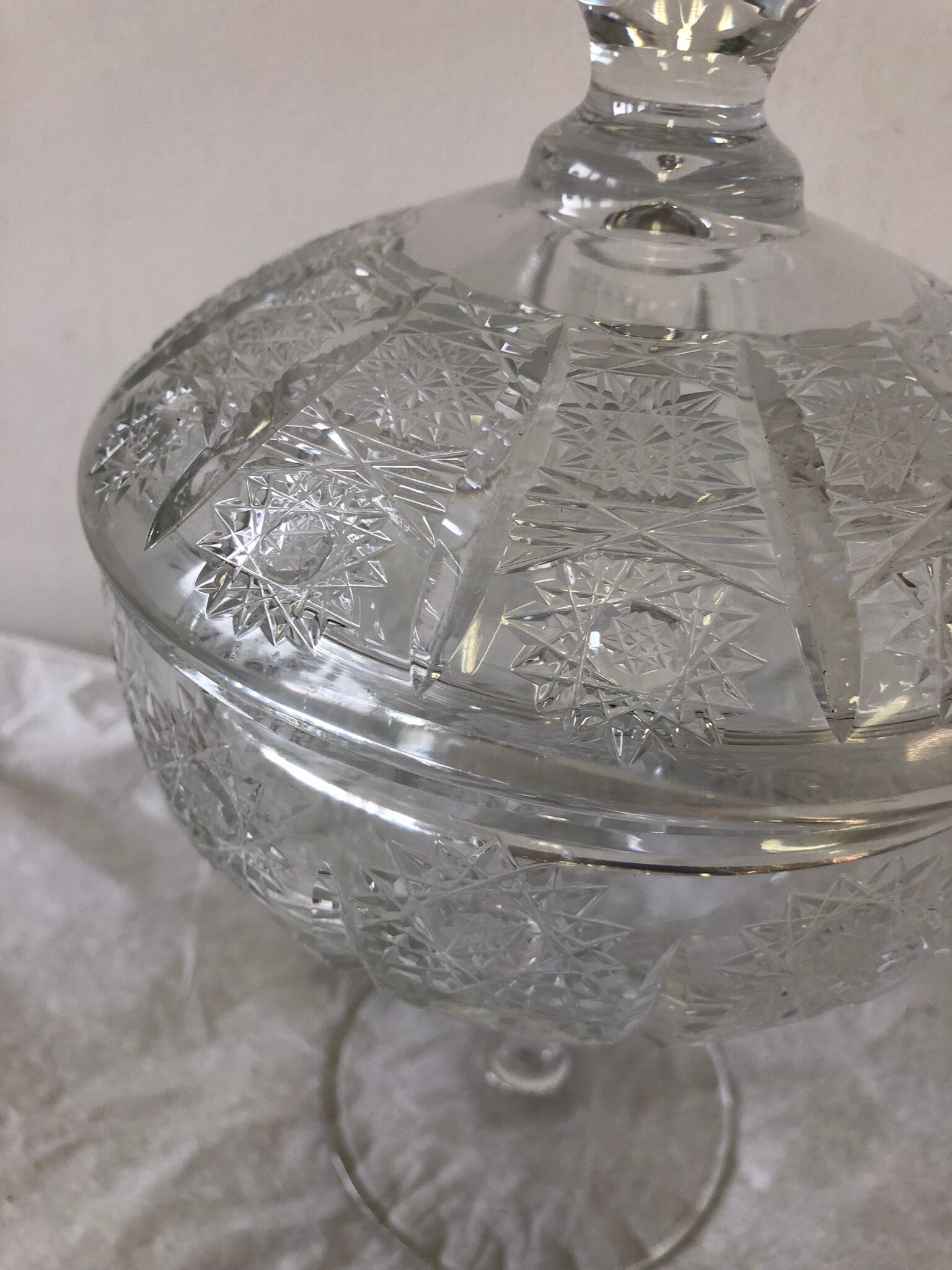 Bonbonnière ancienne en cristal