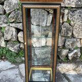 Pair of display cases in magnifying glass and black & gold lacquer, 20th century period