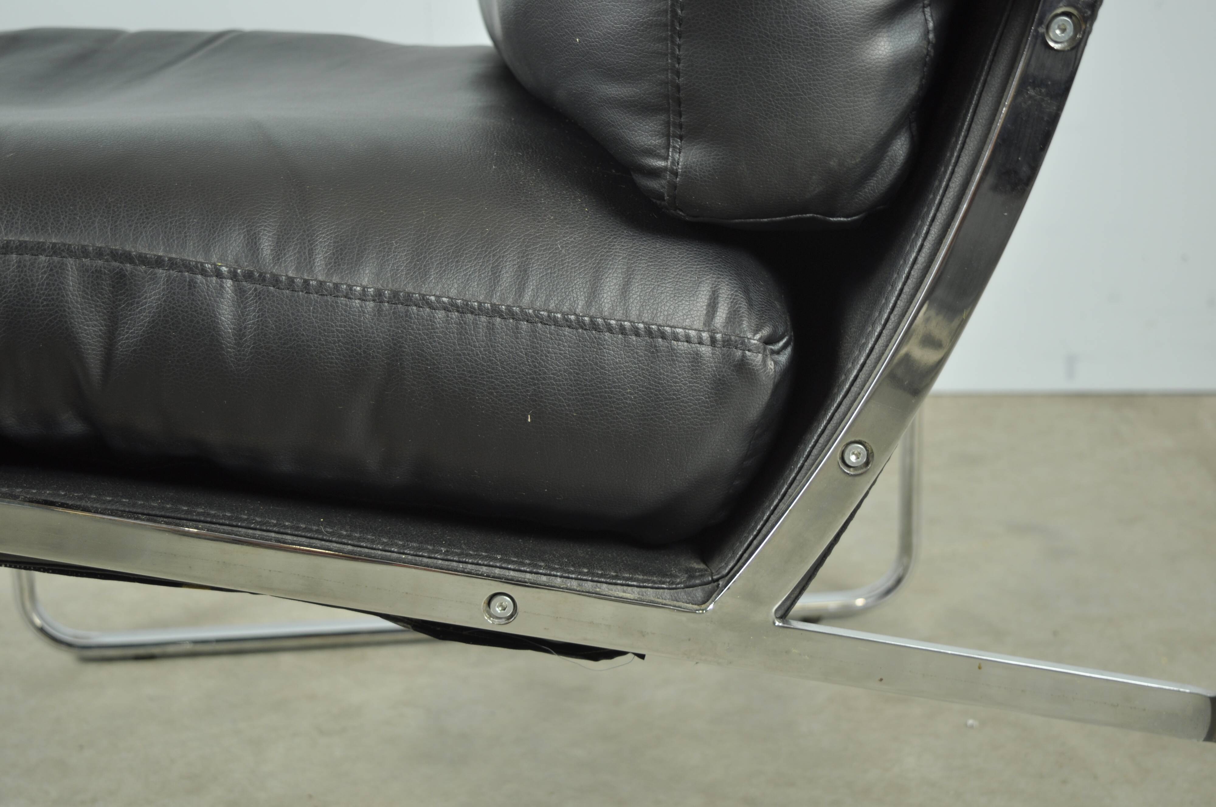 Black leather and metal armchair, 1980s