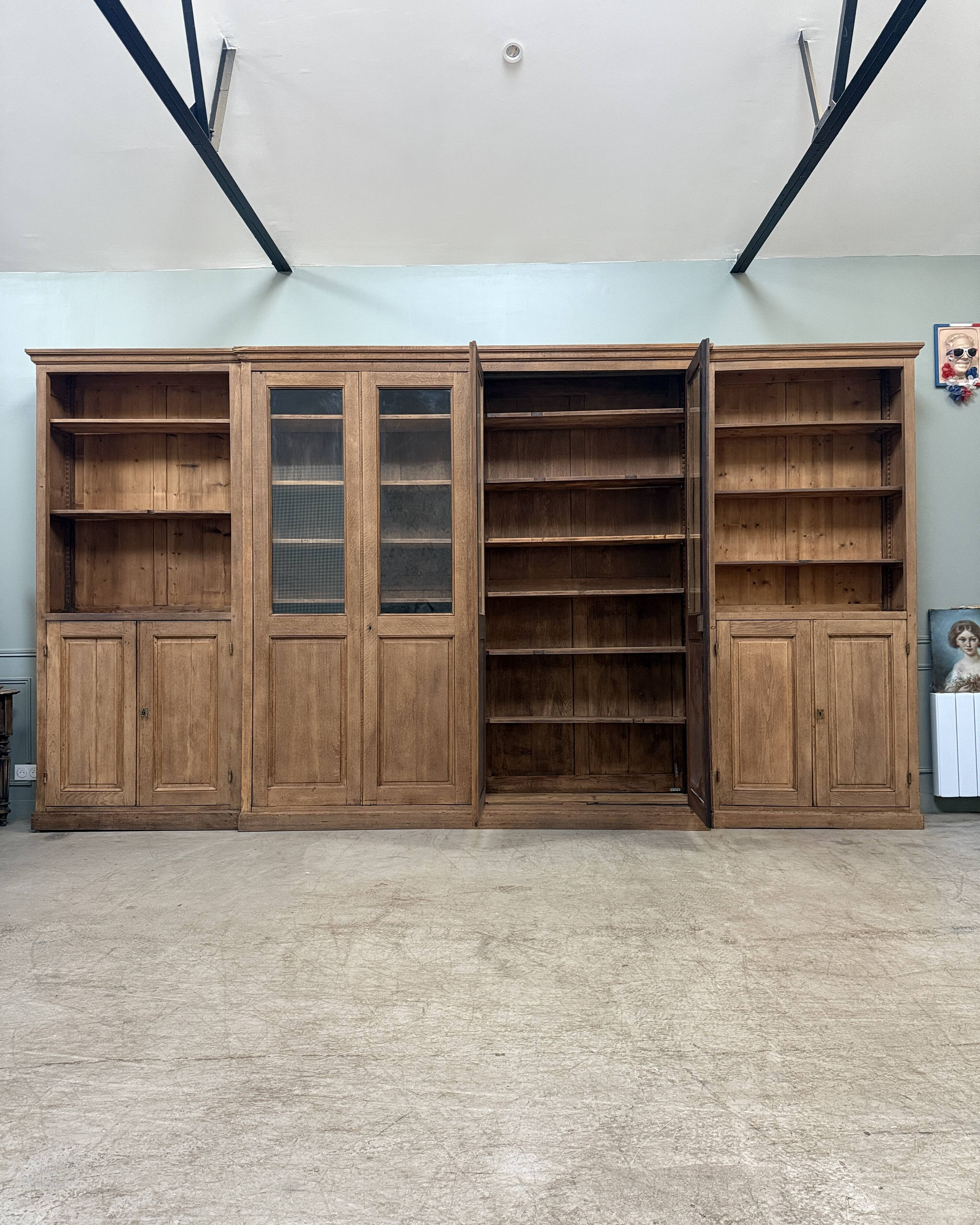 Large antique oak library (renovated)