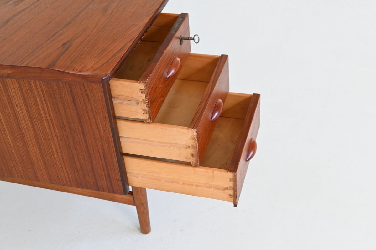 Peter Løvig Nielsen boomerang writing desk in teak Løvig Denmark 1960