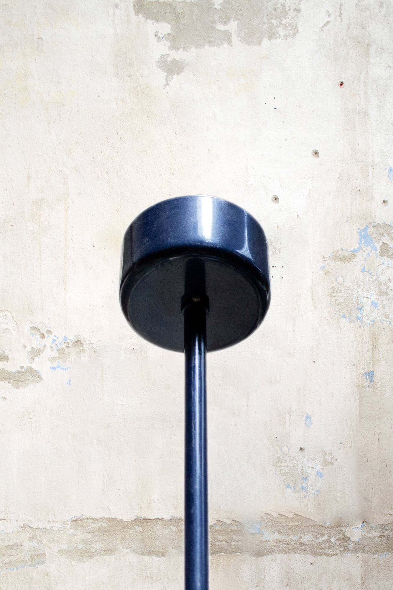 Lampadario quattro luci in Plexiglas e metallo laccato Italia anni '70