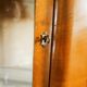 Vitrine art deco en noyer