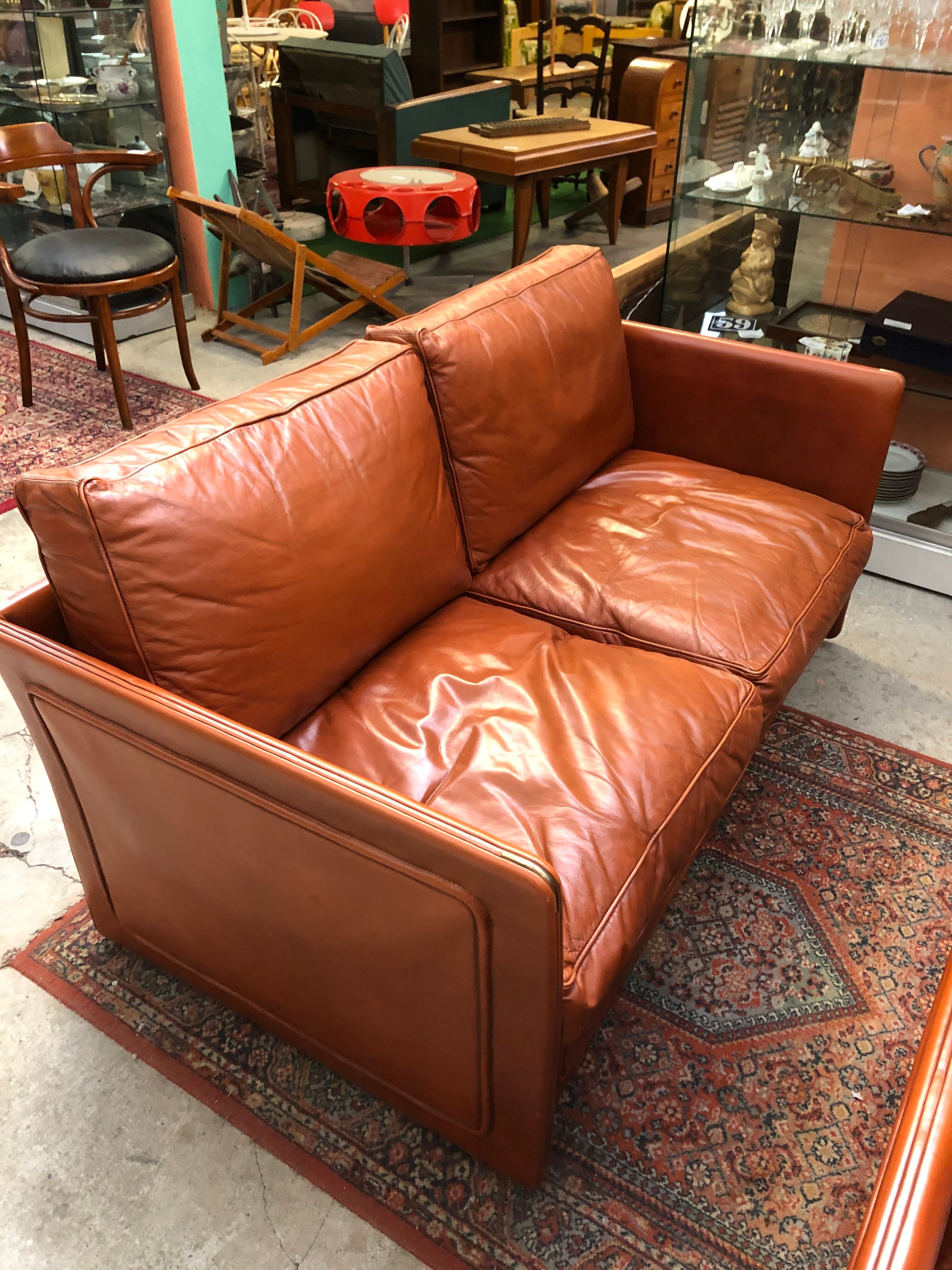 3-piece classic English leather lounge