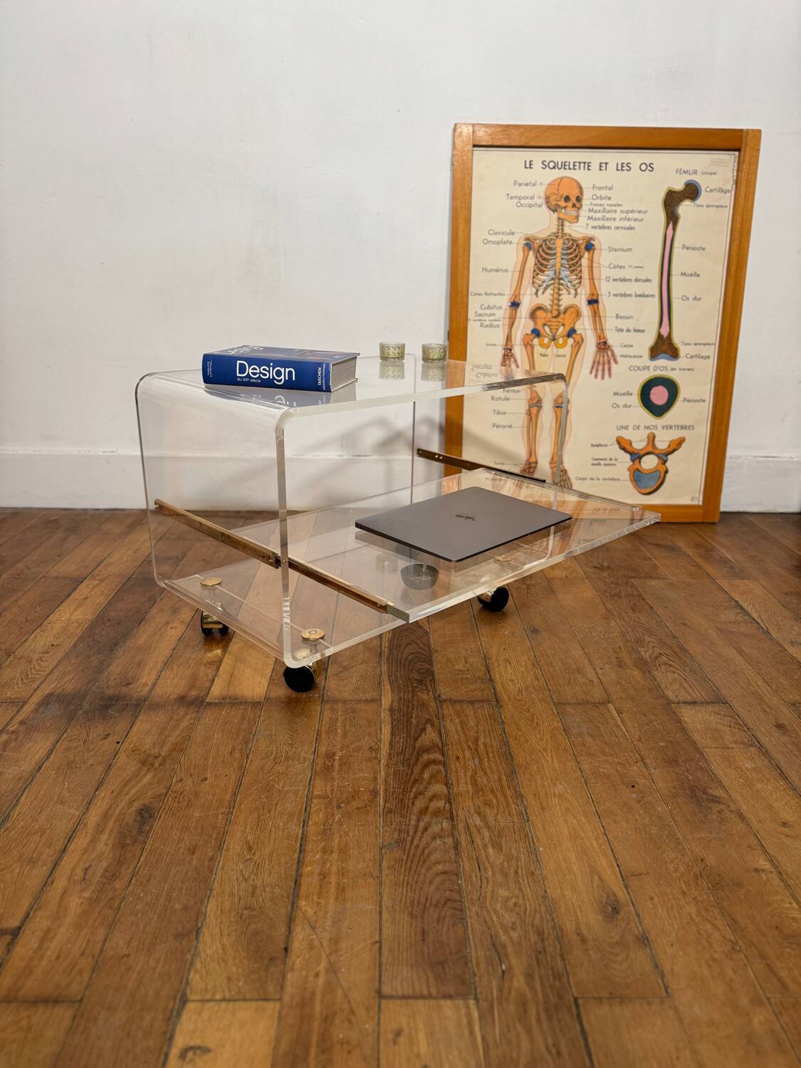 Transparent plexiglass roller table