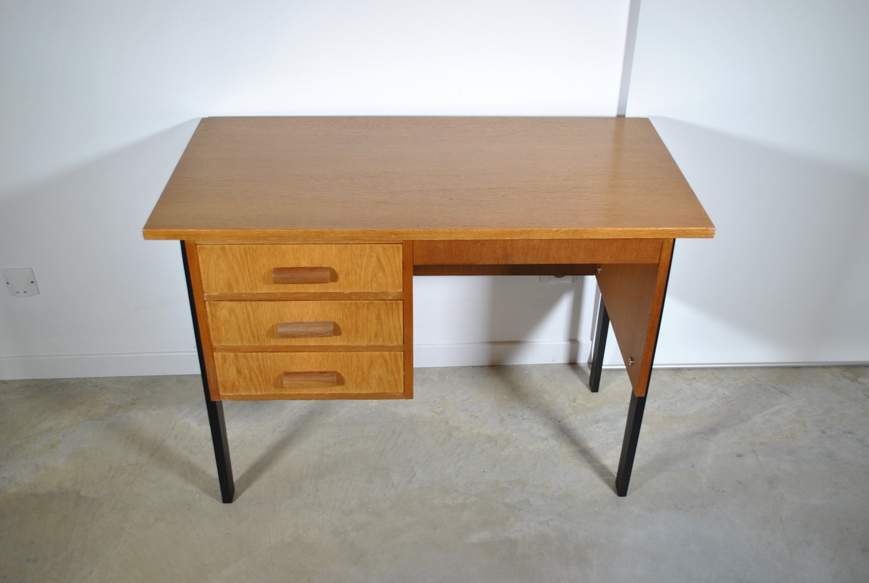 Oak desk 1970