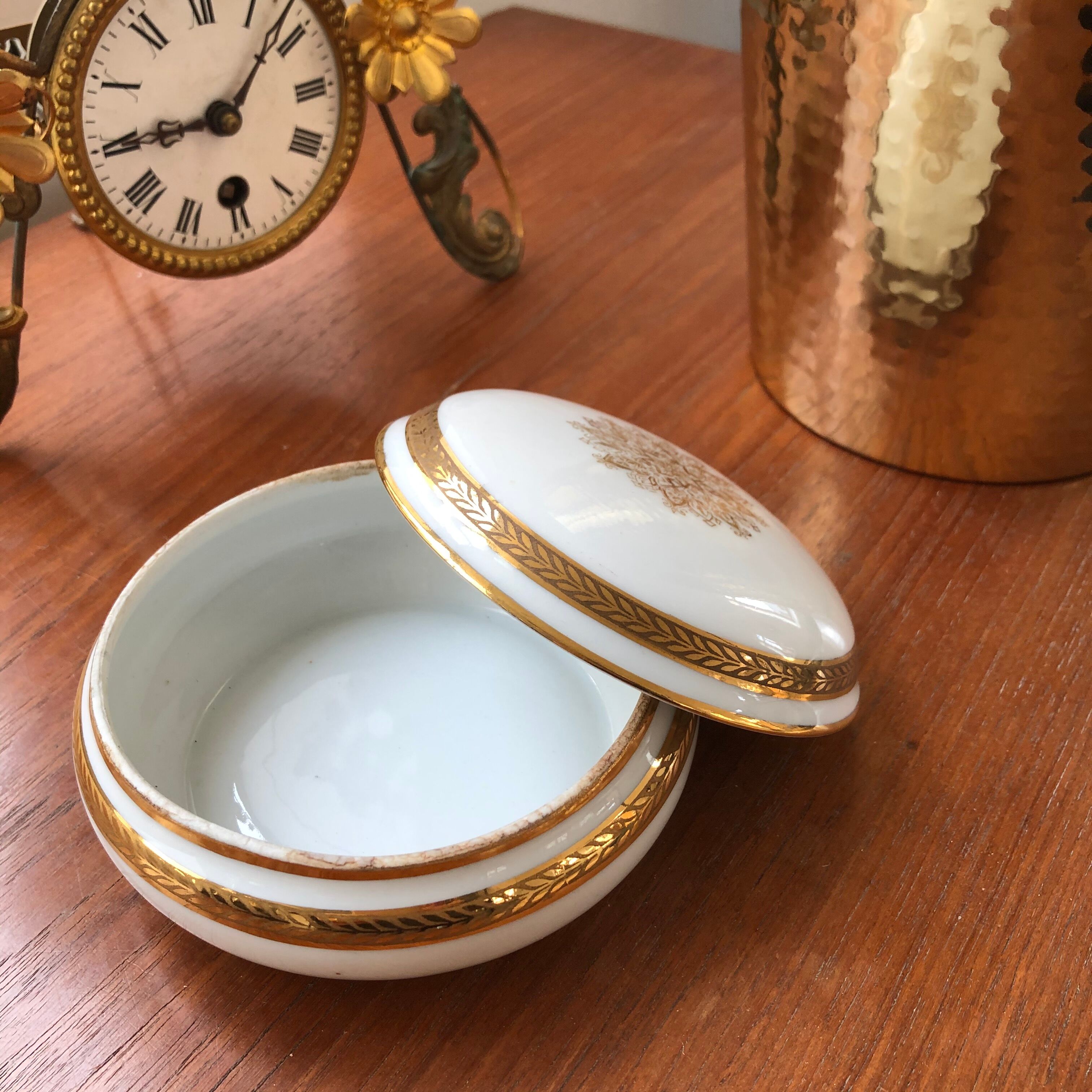 Porcelain jewelry box