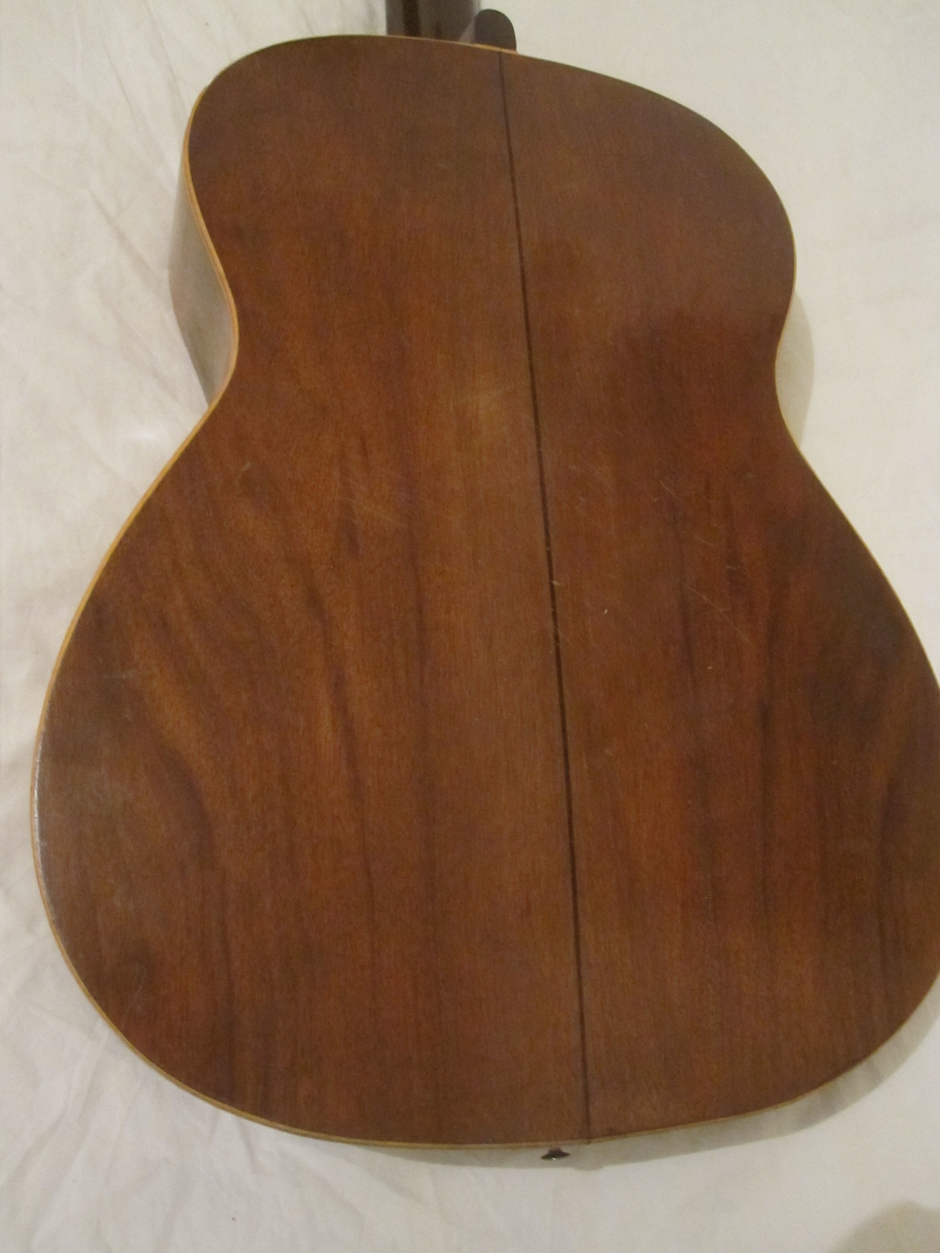 Guitar luthier Gérôme