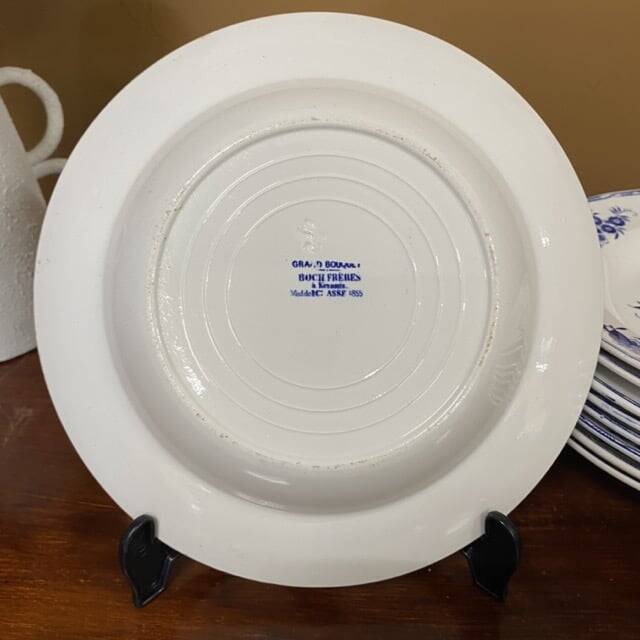 Set of 12 deep plates in Tournai porcelain, Boch Frères, fly decor