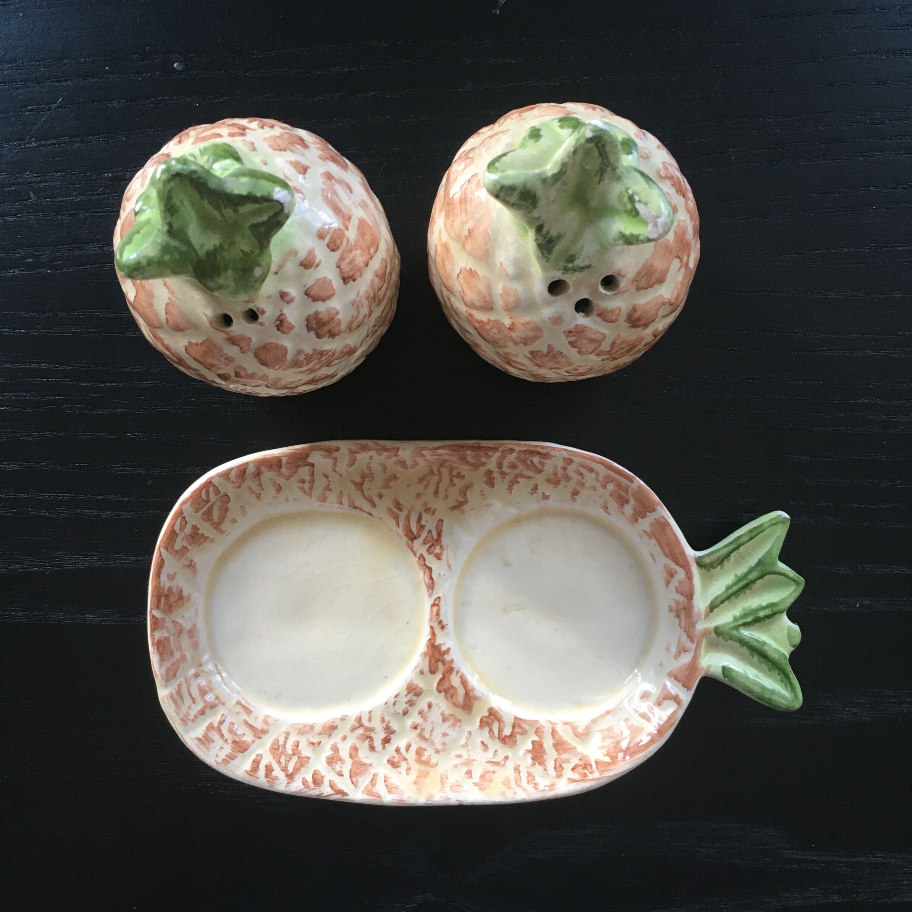 Pineapple salt and pepper set