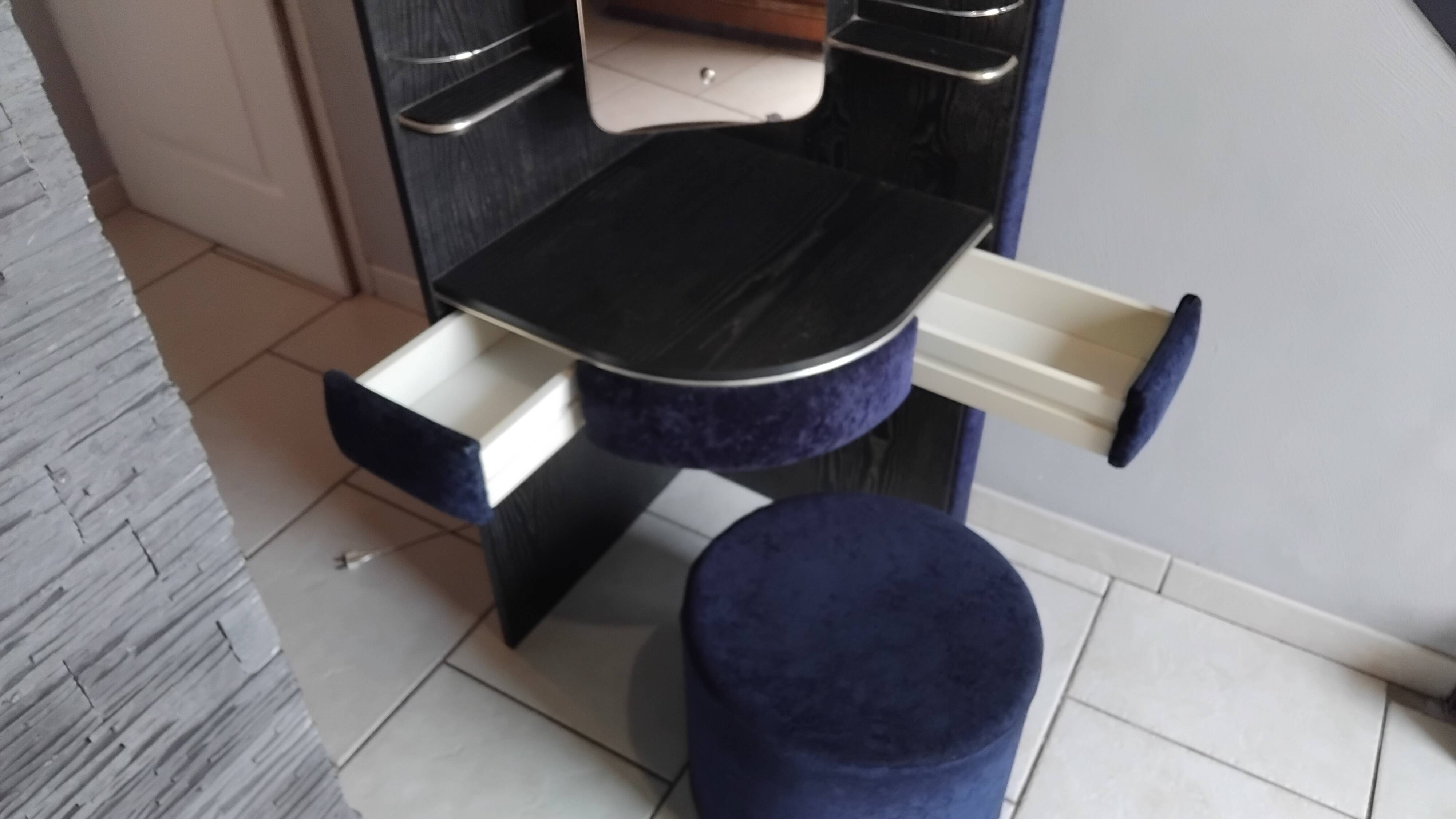 Vintage corner hairdresser from the 70s.