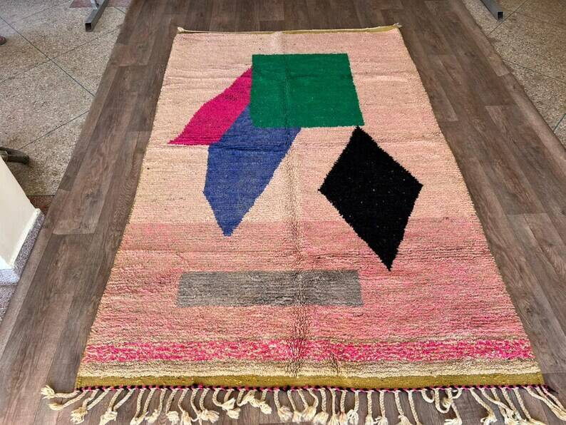 Off-white Moroccan rug with colorful patterns, 250cm x 150cm
