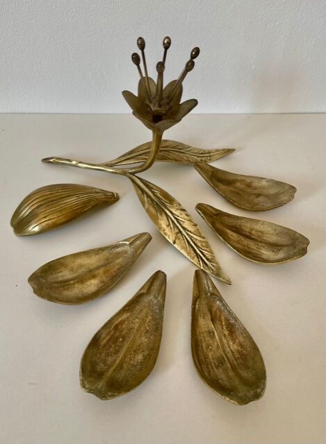 Ashtray "flower" brass 1970