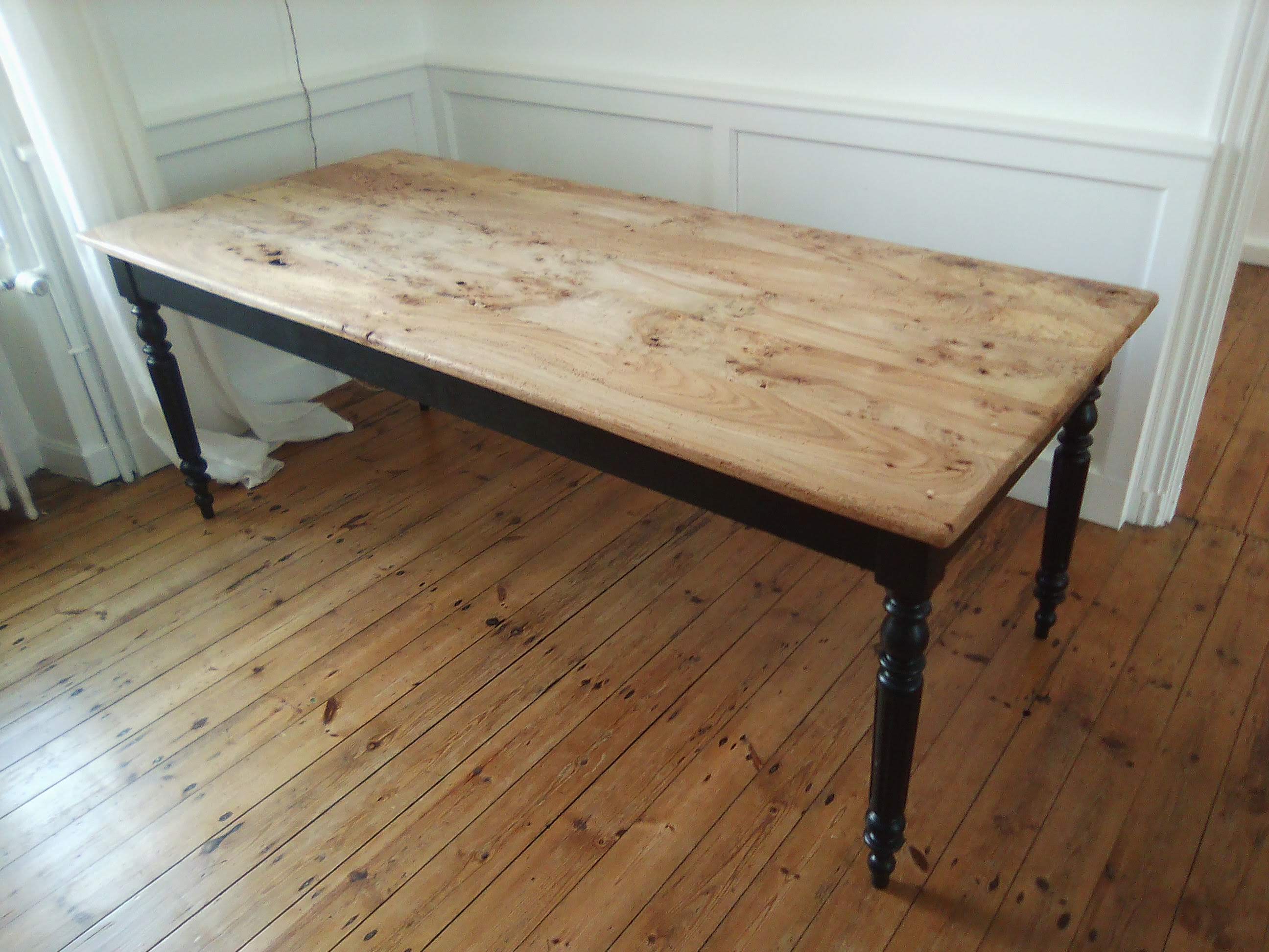 Farm table