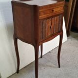 chest of drawers of vestibule where entrance hall