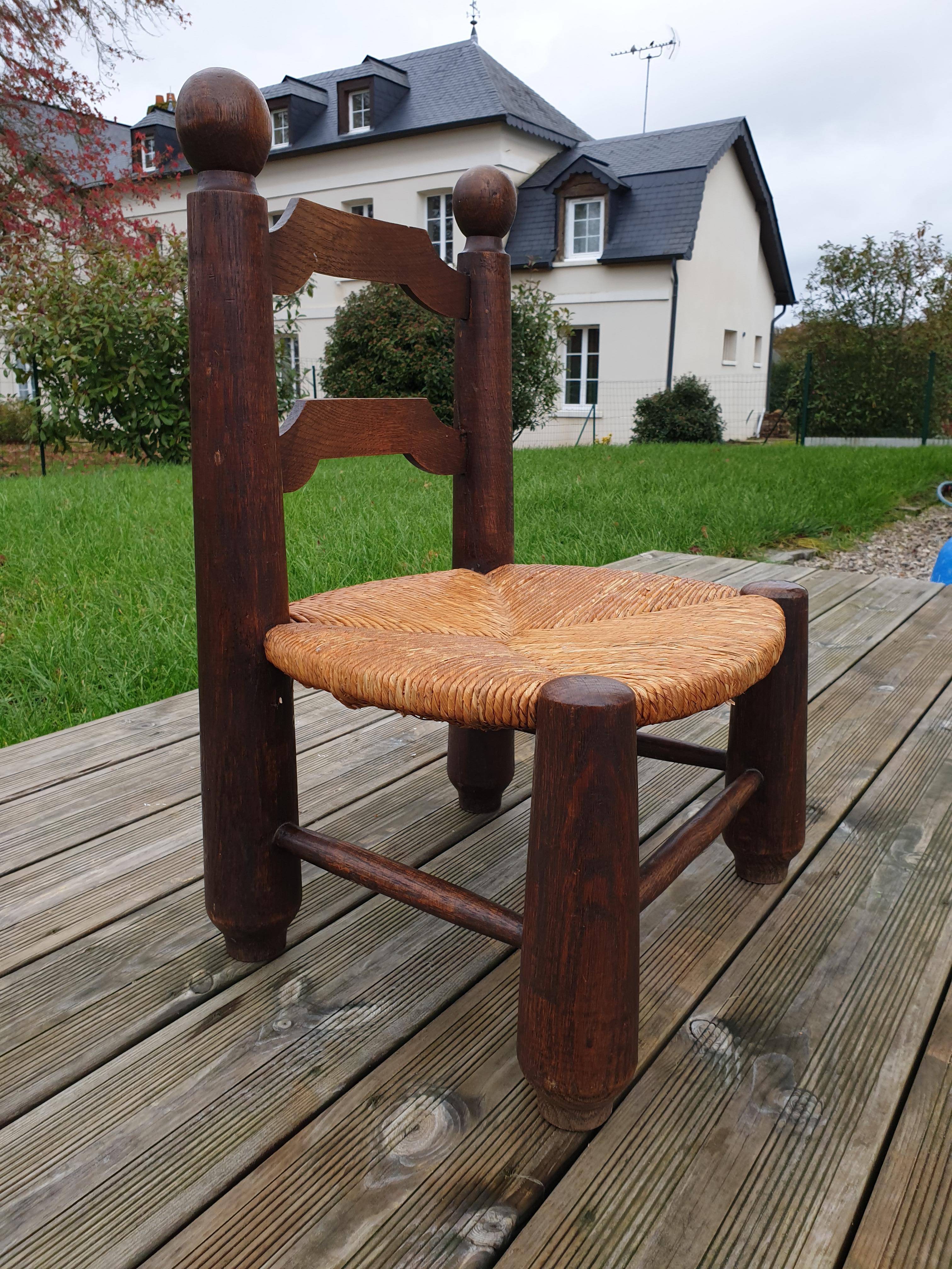 Chaise en bois et paille