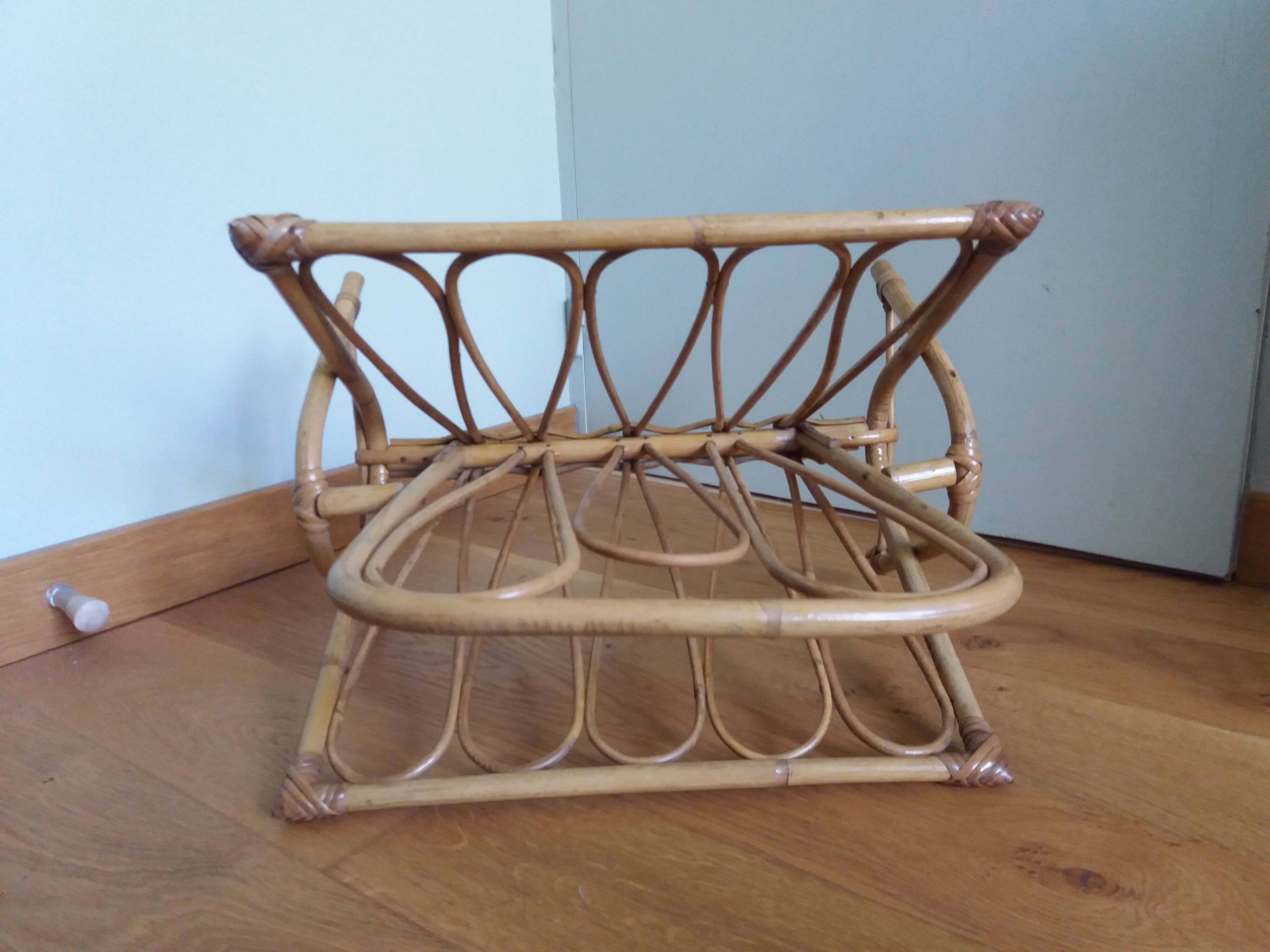 Wicker magazine rack