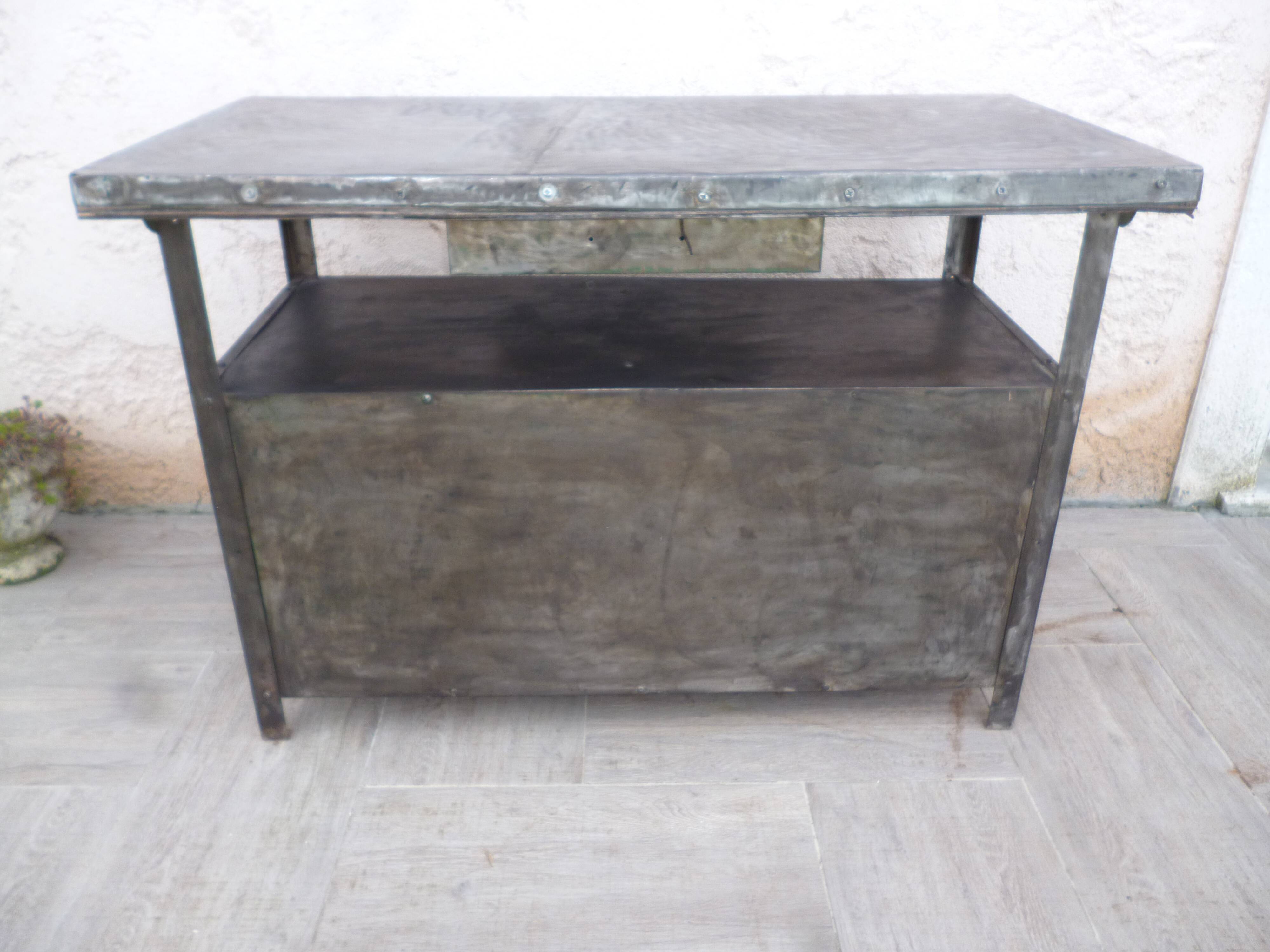 Industrial metal establishment