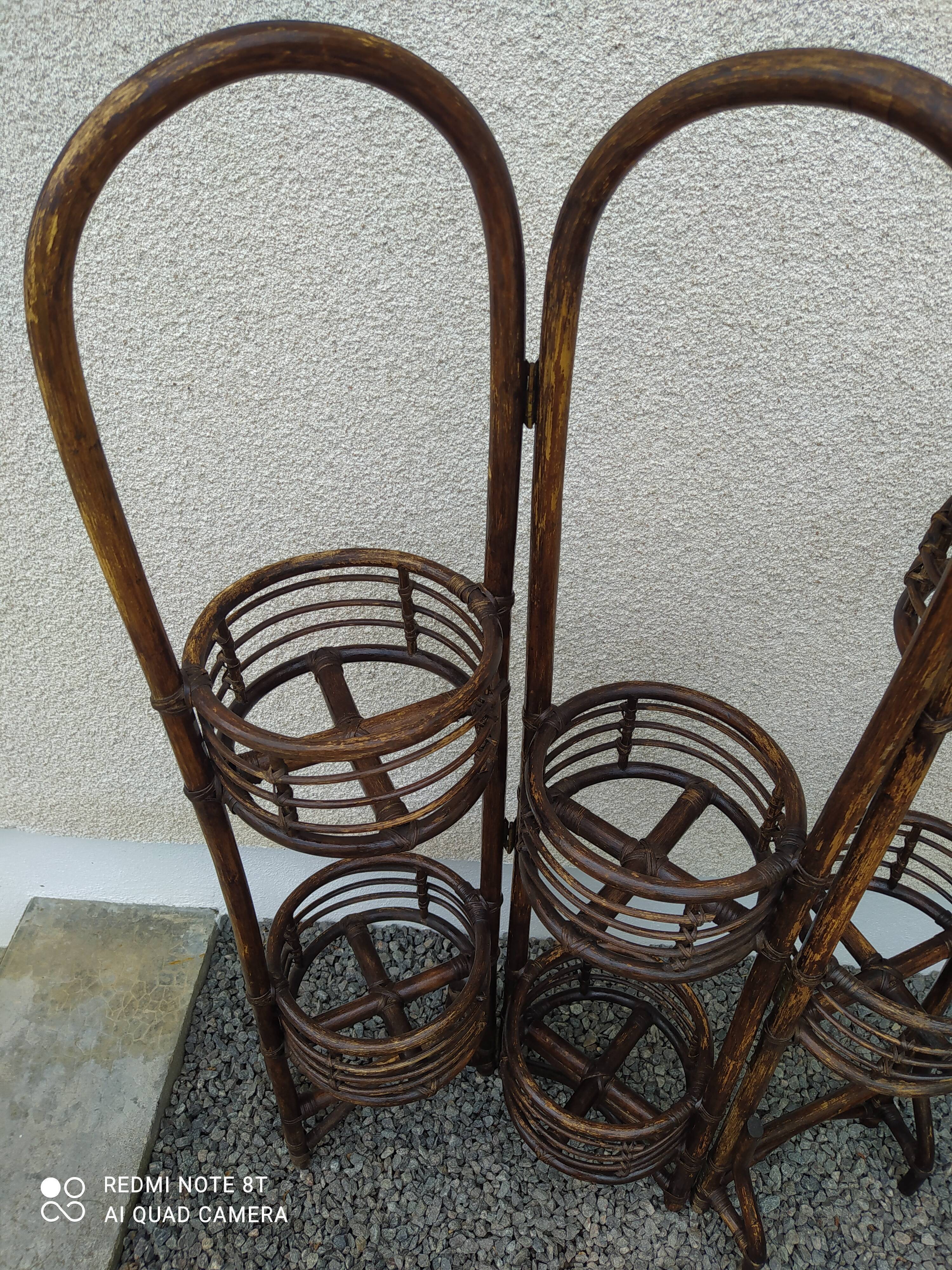 Screen / Vintage plant holder in rattan or bamboo