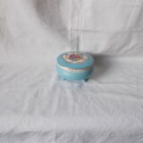 Round box in earthenware