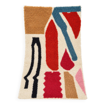 Tapis berbère fait main, orné de motifs géométriques colorés