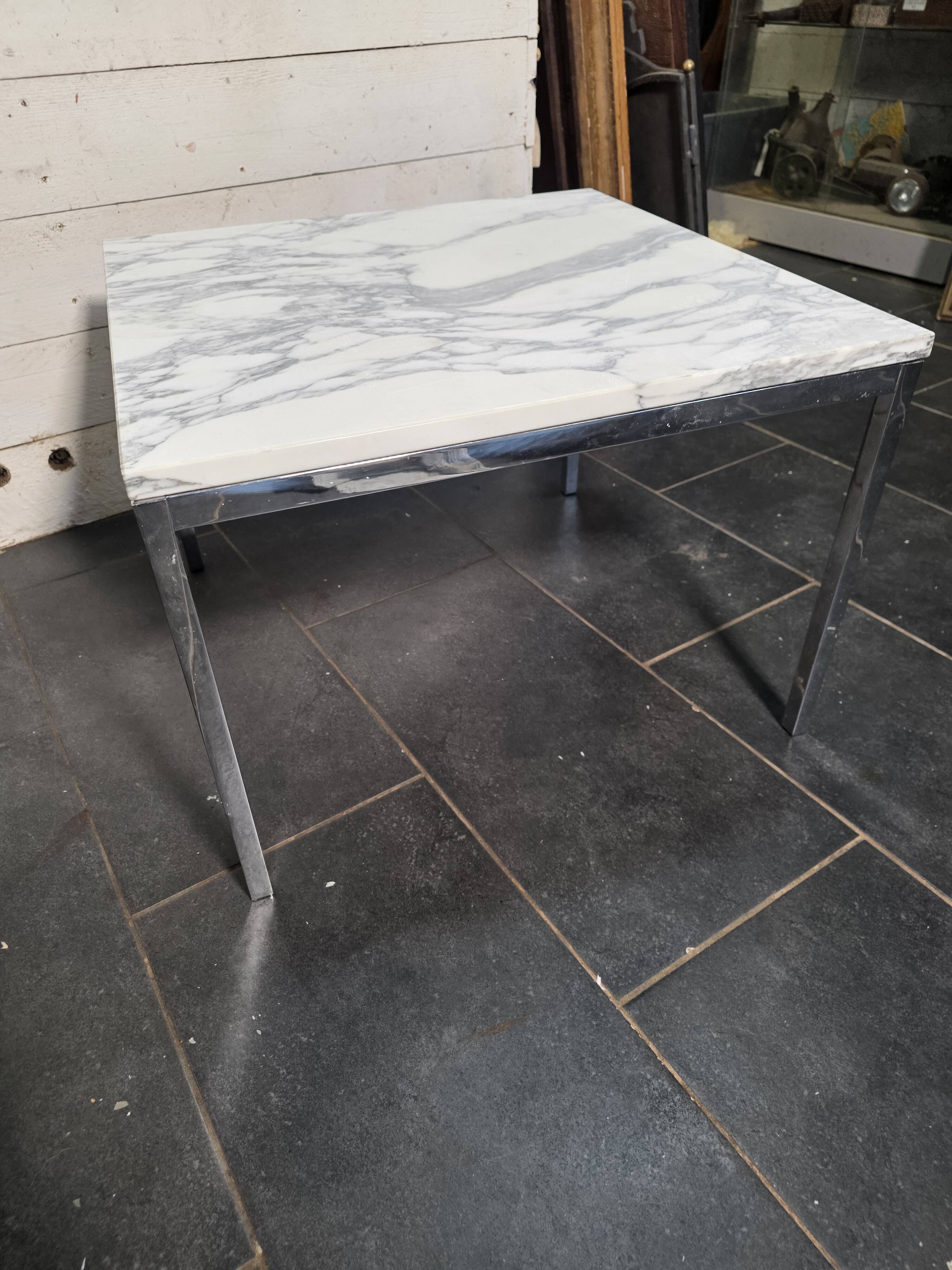 Table basse Roche Bobois en métal chromé dessus marbre,  1970
