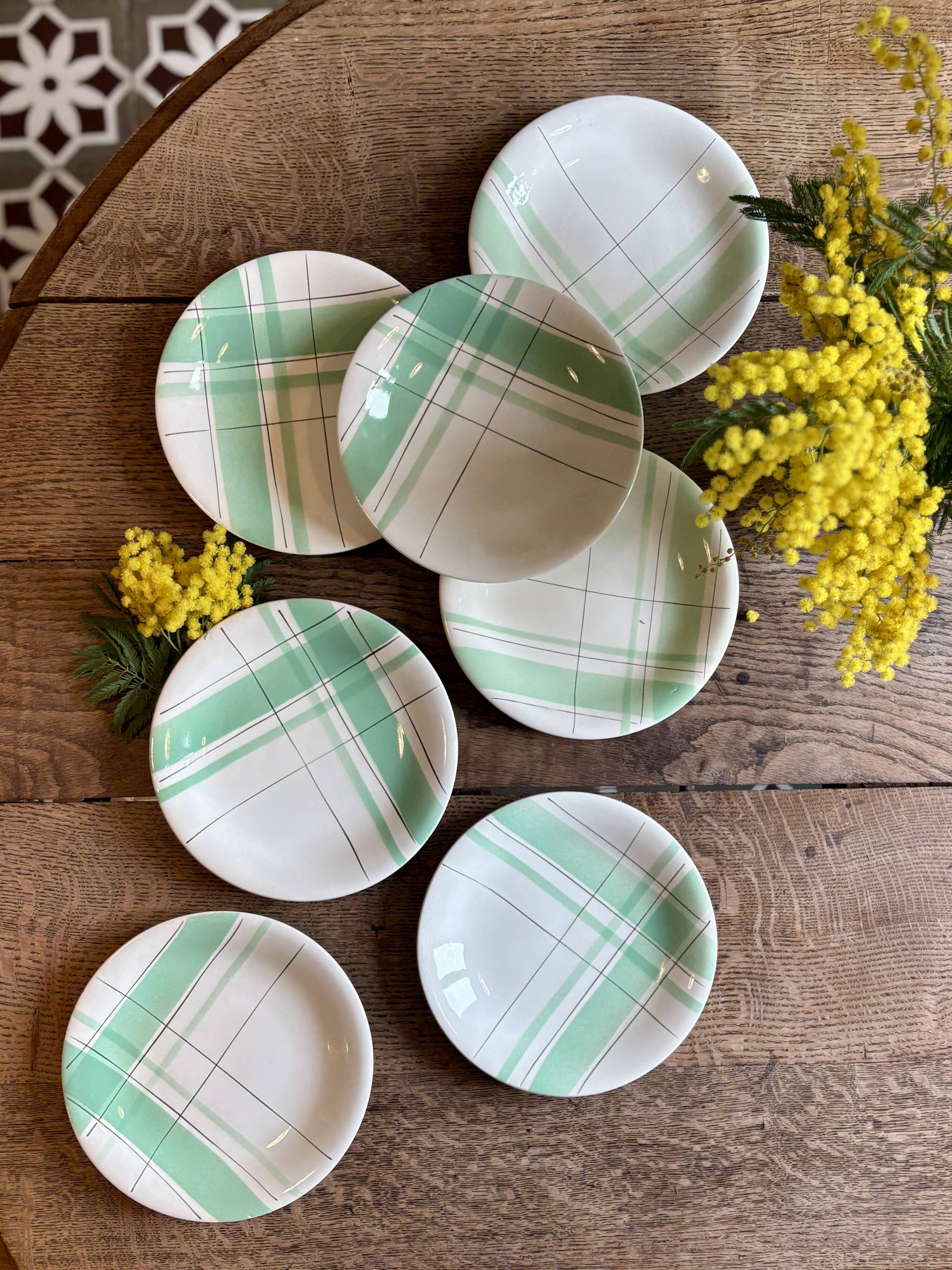Set of 7 vintage dessert plates, Montréal green model by Salins.