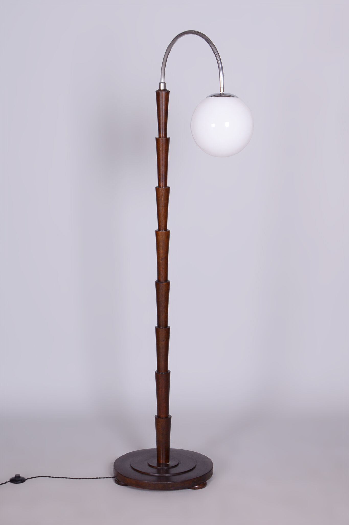 Lampadaire cubisme tchèque restauré, hêtre, acier chromé, Tchéquie, années 1920