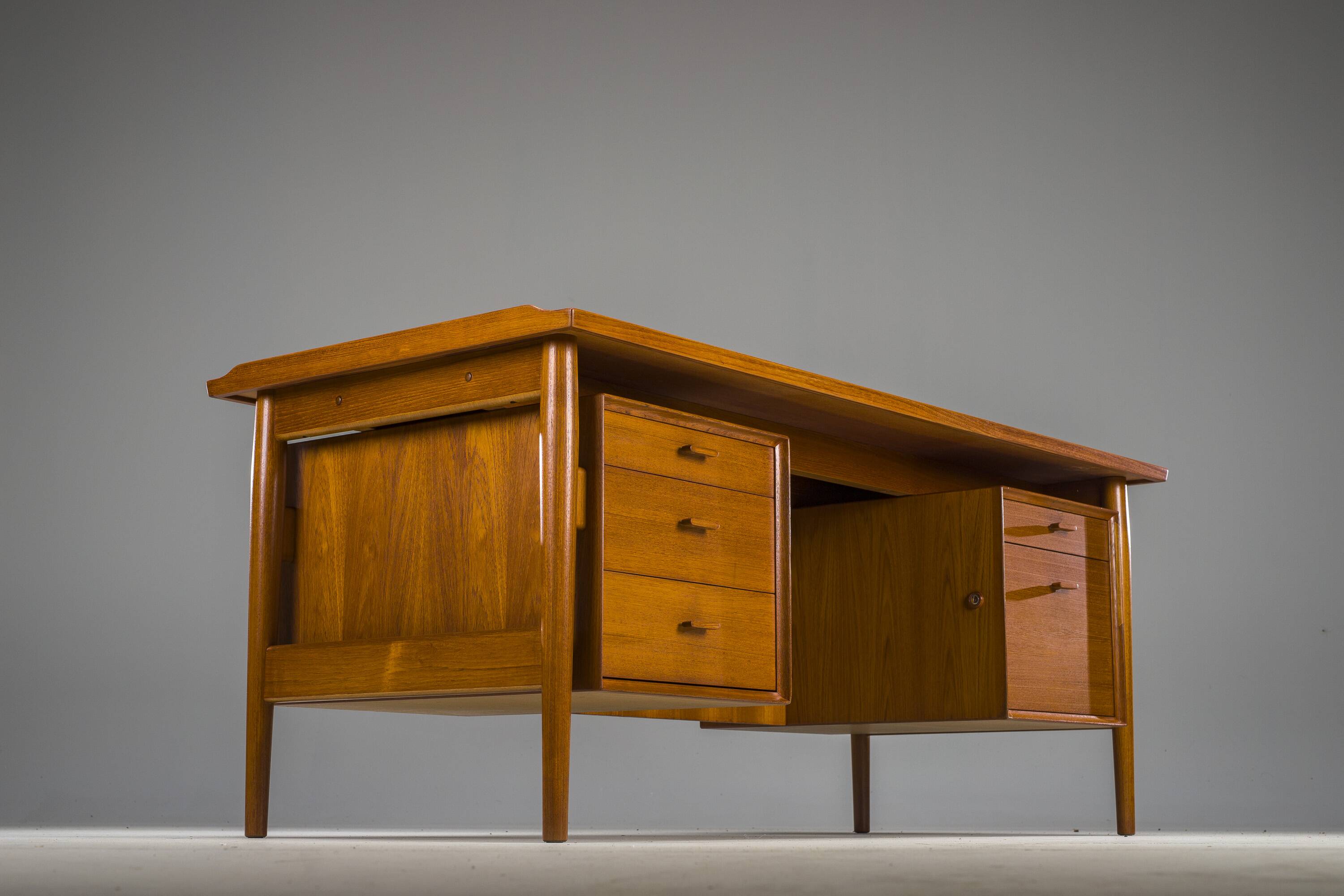 Model 207 Desk in Teak by Arne Vodder for Sibast, 1960s