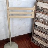 Towel rack