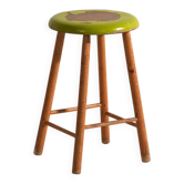 Tabouret ancien en bois à assise ronde – Europe centrale, vers 1950
